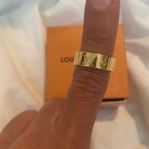 Louis Vuitton gold ring small